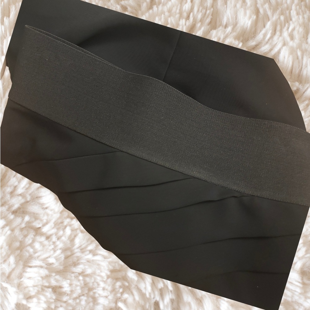 Black Halo Black Mini Skirt - Picture 7 of 8